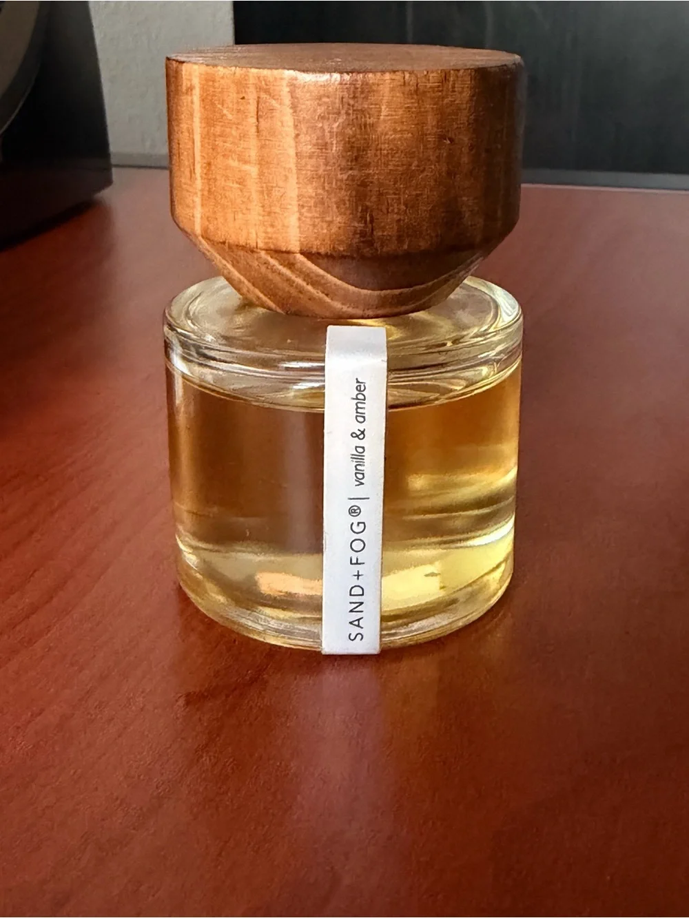 Vanilla & Amber body oil – Amber Liquid with Wood Cap